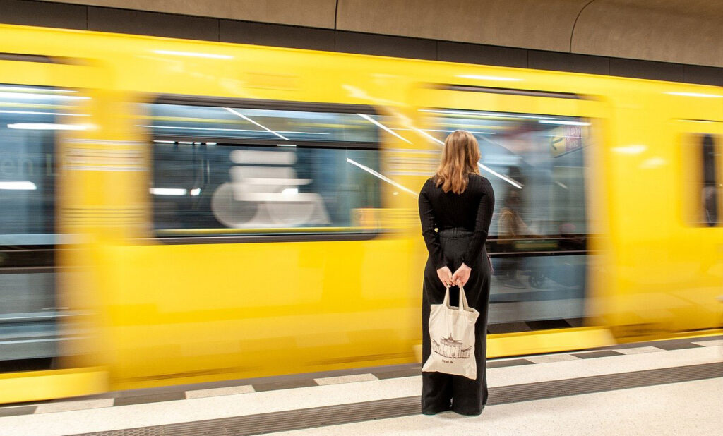La linea M2 del metrò di Milano sarà interrotta in estate per cambiare i binari | Articolo da la Repubblica aprile 2025